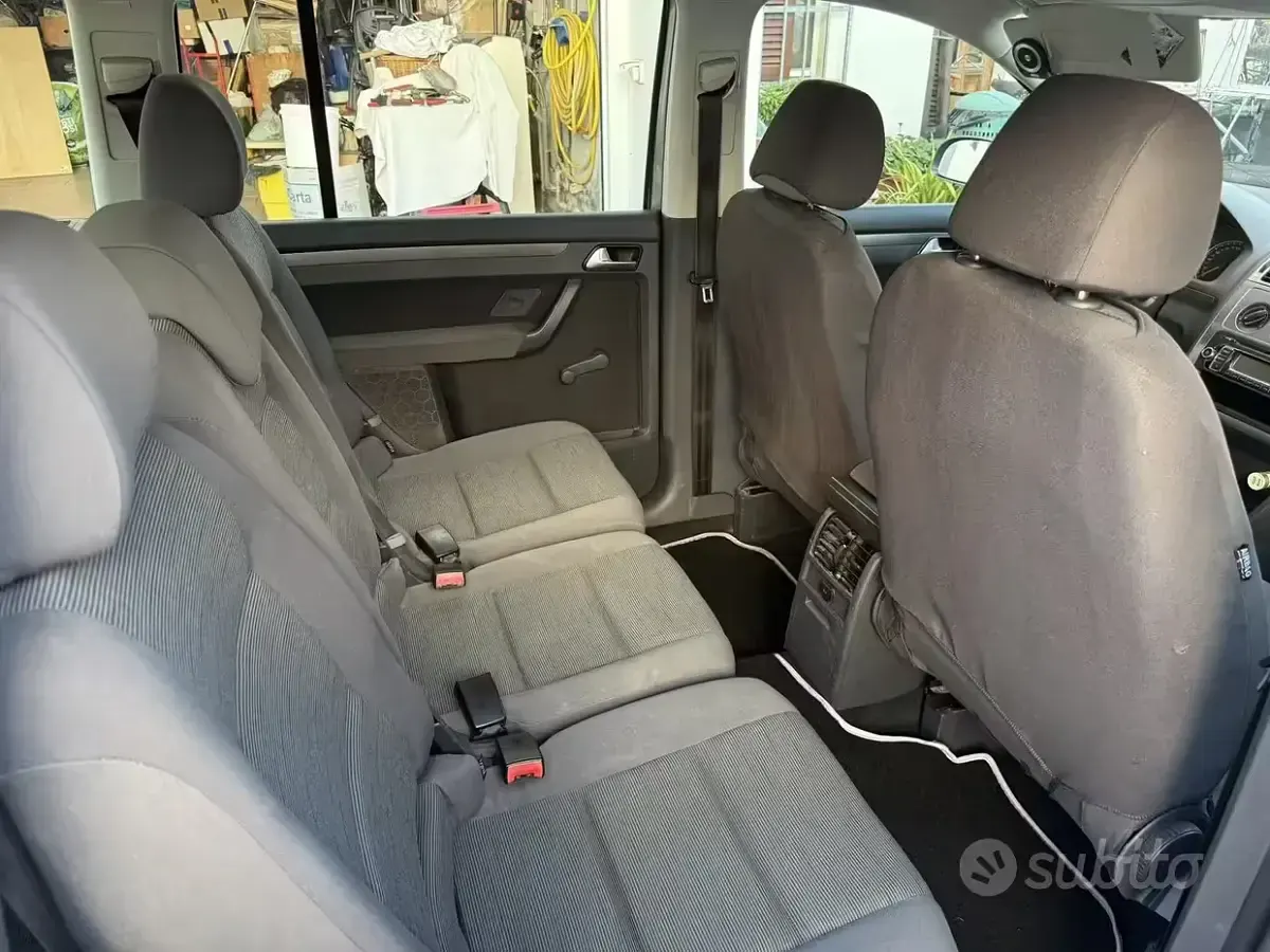 Usata VW Touran Trendline 109 CV (80 kW) 2009 Grigio Monovolume