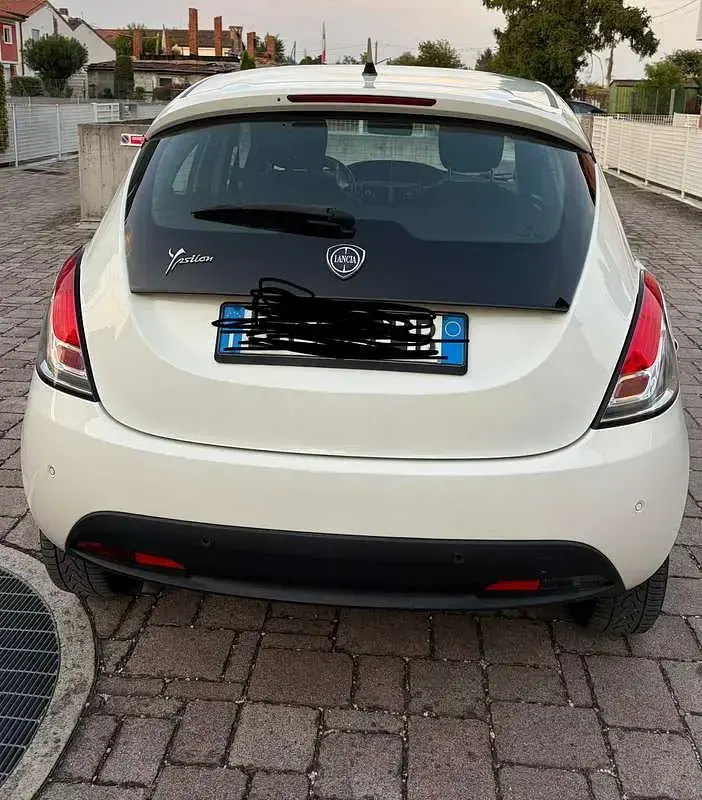 Usata Lancia Ypsilon S 86 CV (63 kW) 2012 Bianco Utilitaria