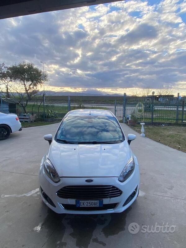 Usata Ford Fiesta 2011 Bianco Utilitaria