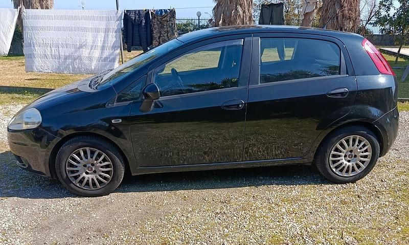 Usata Fiat Punto 90 CV (66 kW) 2007 Nero Utilitaria