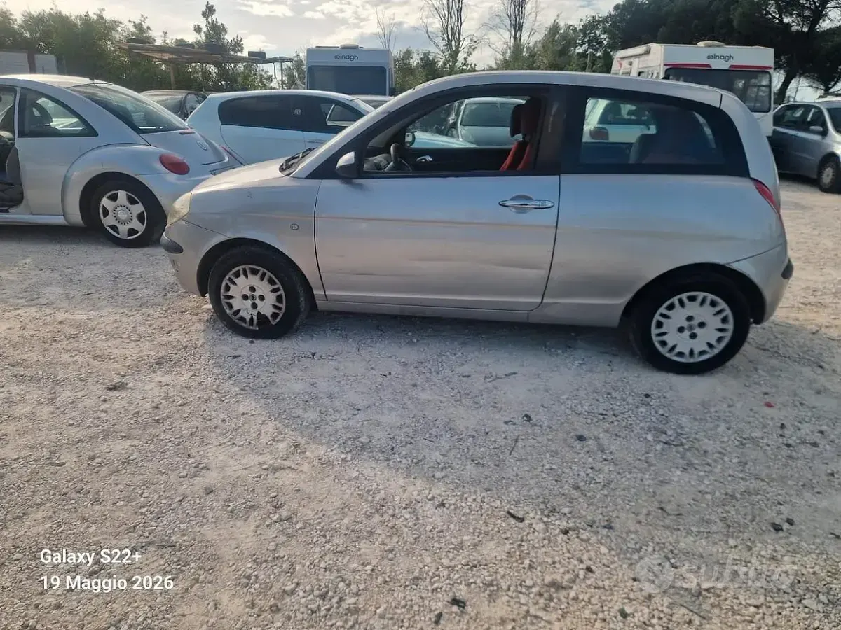 Usata Lancia Ypsilon 75 CV (55 kW) 2007 Grigio Utilitaria