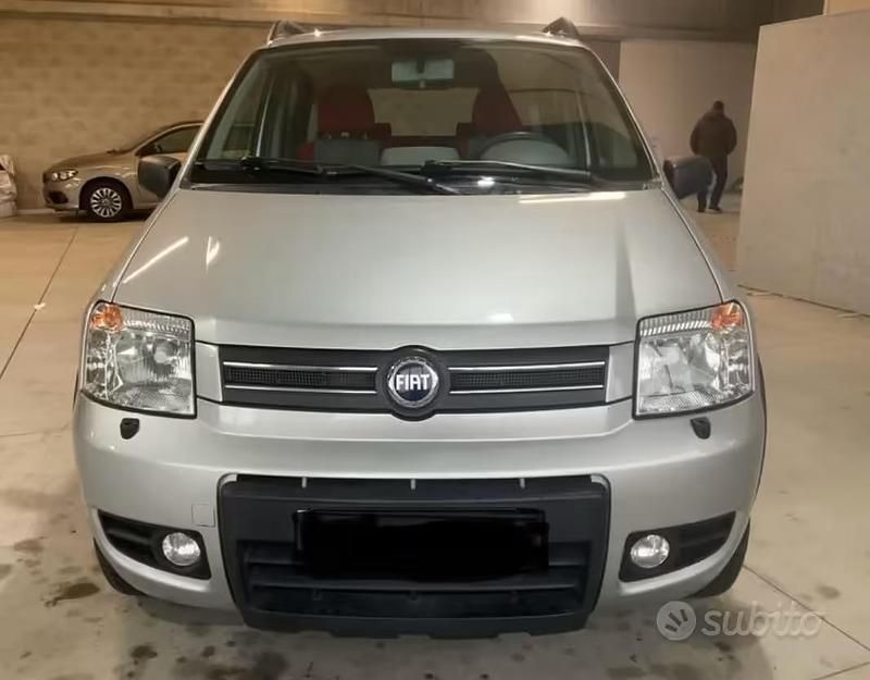 Usata Fiat Panda 4x4 Climbing 60 CV (44 kW) 2005 Grigio Utilitaria
