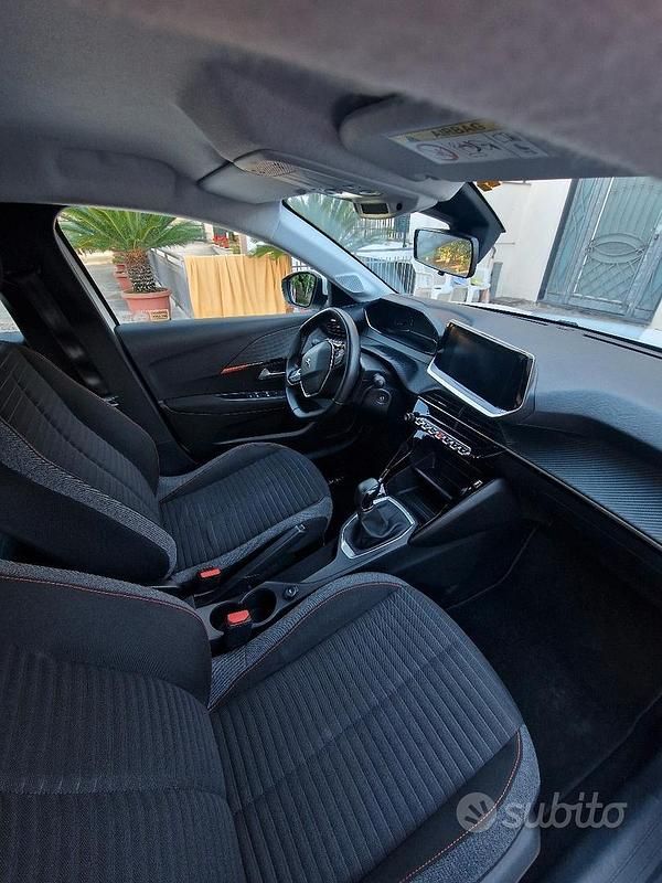 Usata Peugeot 208 Active 75 CV (55 kW) 2021 Bianco Utilitaria