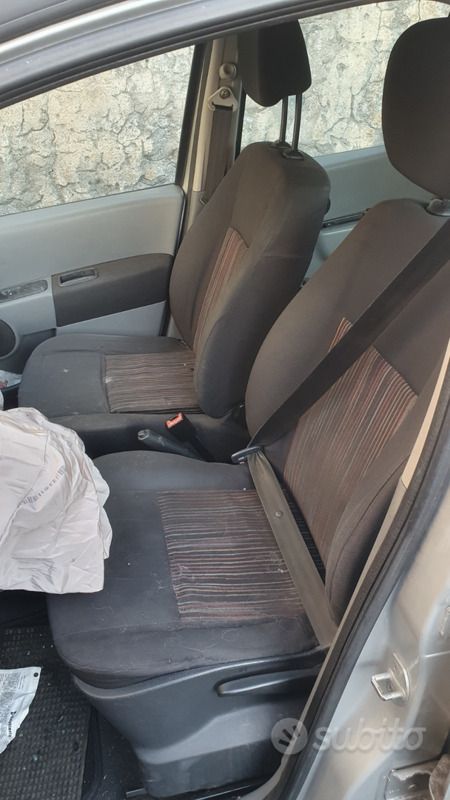 Usata Renault Modus 75 CV (55 kW) 2008 Monovolume
