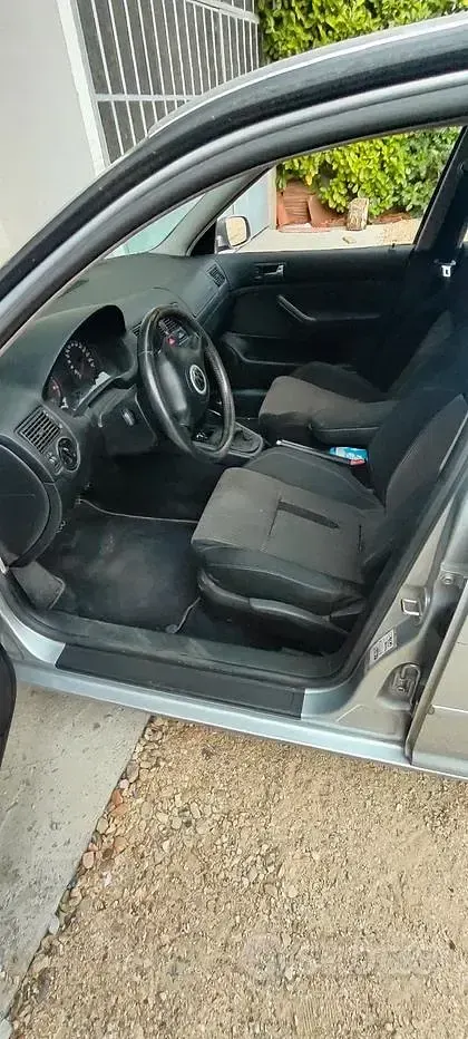 Usata VW Golf IV 130 CV (95 kW) 2002 Berlina