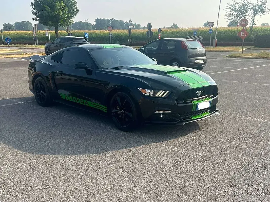 Usata Ford Mustang Fastback 317 CV (233 kW) 2018 Nero Coupé
