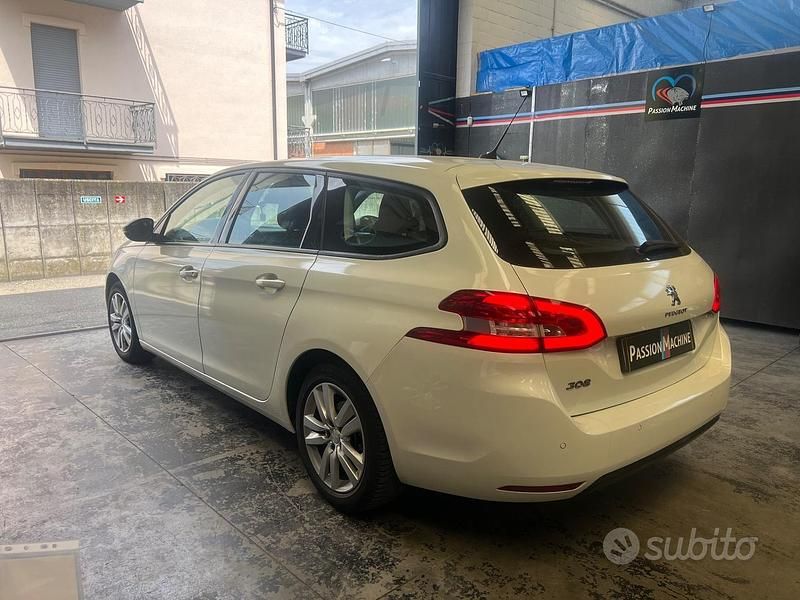 Usata Peugeot 308 Business-Line 130 CV (95 kW) 2019 Bianco Station wagon