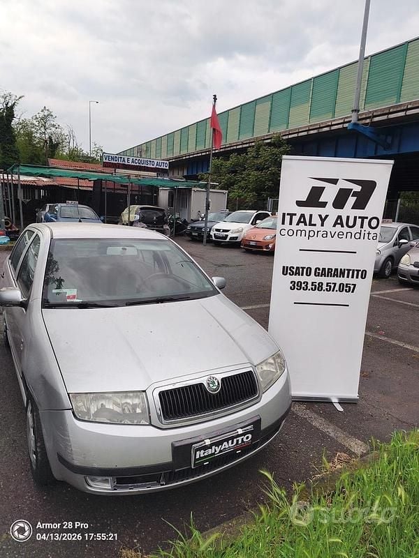 Usata Skoda Fabia Comfort 68 CV (50 kW) 2001 Argento Berlina