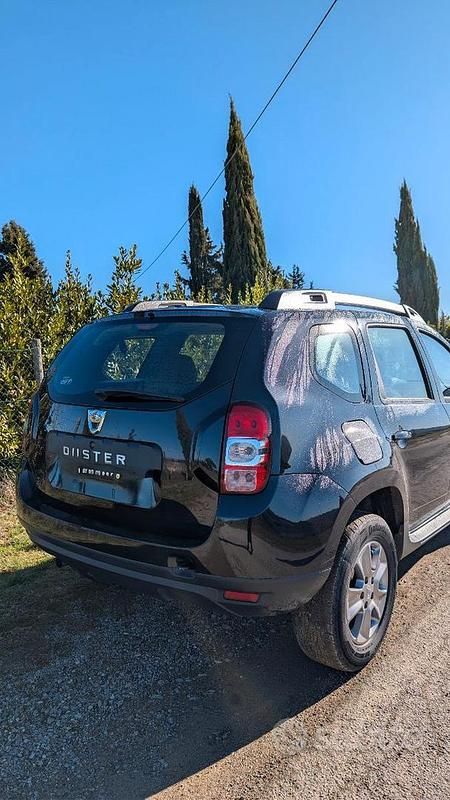 Usata Dacia Duster Lauréate 110 CV (80 kW) 2016 Nero SUV