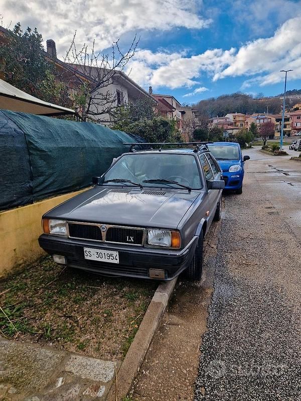 Usata Lancia Delta 78 CV (57 kW) 1986 Grigio Utilitaria