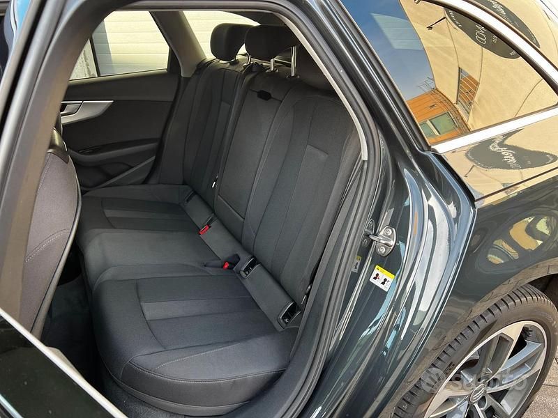 Usata Audi A4 Business 150 CV (110 kW) 2017 Grigio Station wagon