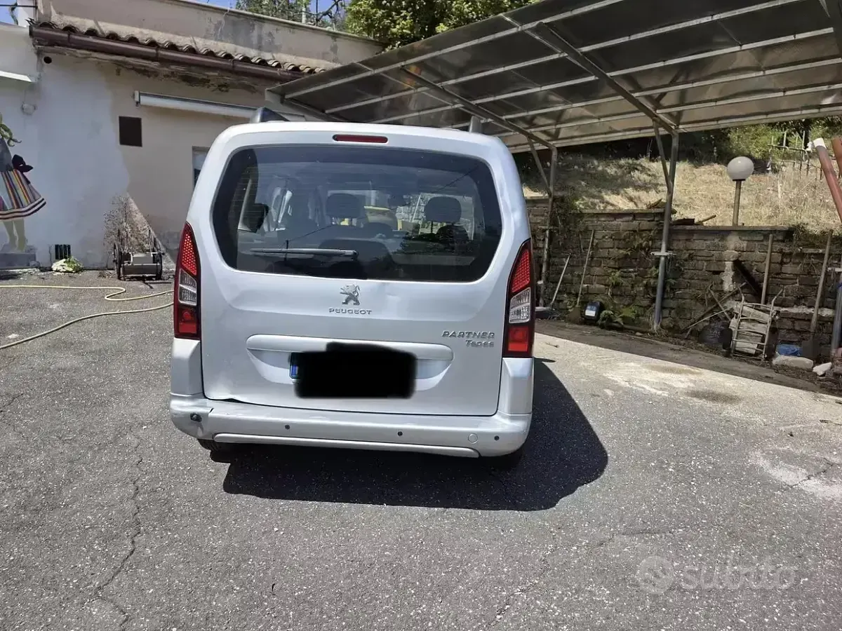 Usata Peugeot Partner 92 CV (67 kW) 2005 Grigio Monovolume