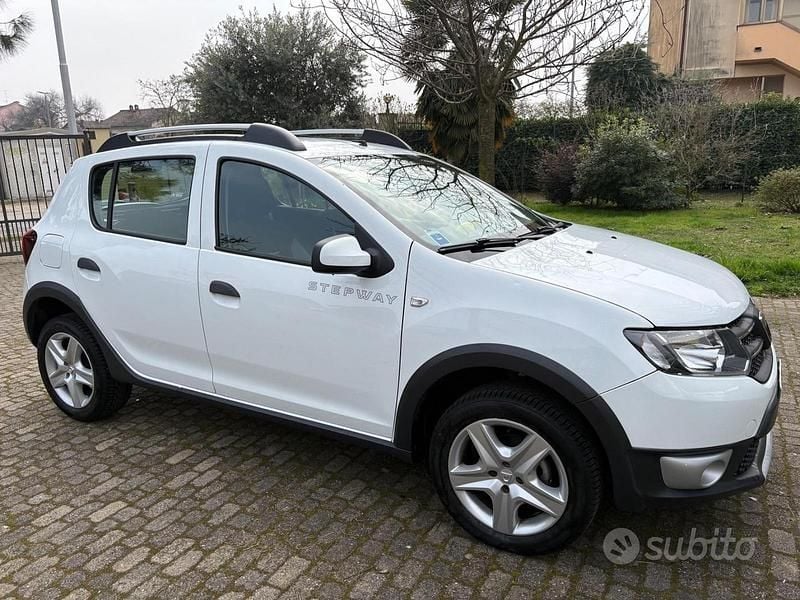 Usata Dacia Sandero Stepway 90 CV (66 kW) 2016 Bianco Berlina