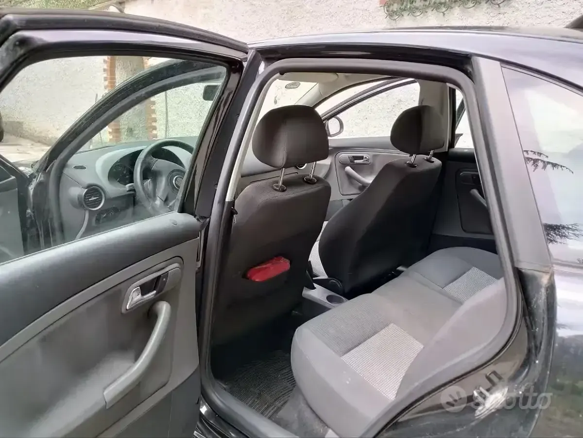 Second-hand Seat Ibiza 85 CP (62 kW) 2006 Negru Hatchback