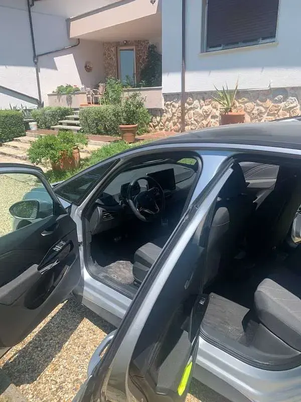 Usata VW ID.3 Pro 69 kW (95 CV) 2025 Grigio Utilitaria