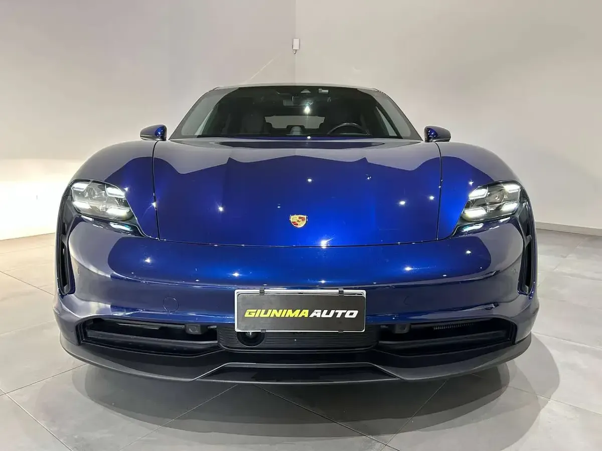 Usata Porsche Taycan 139 kW (190 CV) 2021 Blu Berlina