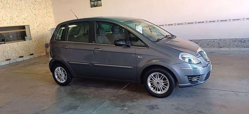 Usata Lancia Musa S 92 CV (67 kW) 2012 Monovolume