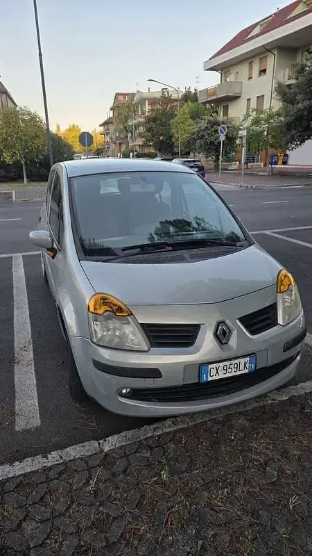 Usata Renault Modus Dynamique 75 CV (55 kW) 2005 Grigio Monovolume