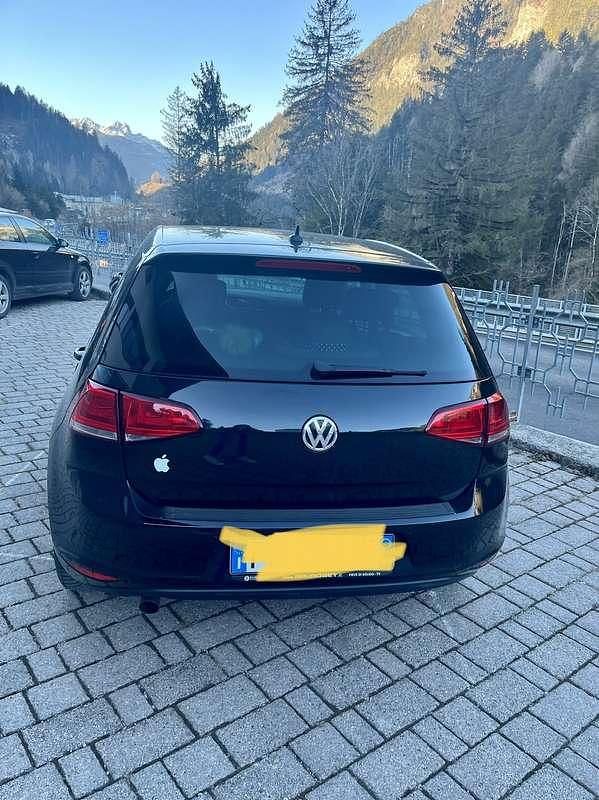 Usata VW Golf VII Highline 110 CV (80 kW) 2017 Berlina
