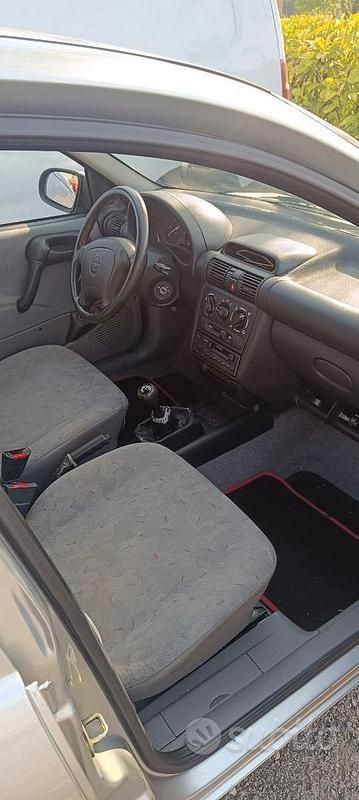 Occasion Opel Corsa 1998 Gris Citadine