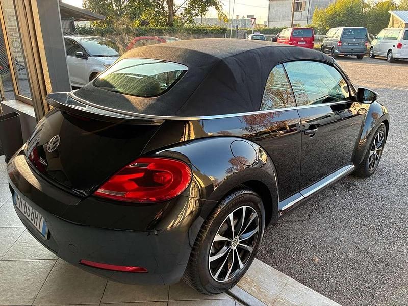 Usata VW Beetle Cabriolet Design 105 CV (77 kW) 2013 Nero Cabrio