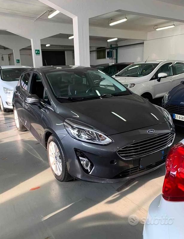 Usata Ford Fiesta 2017 Grigio Berlina