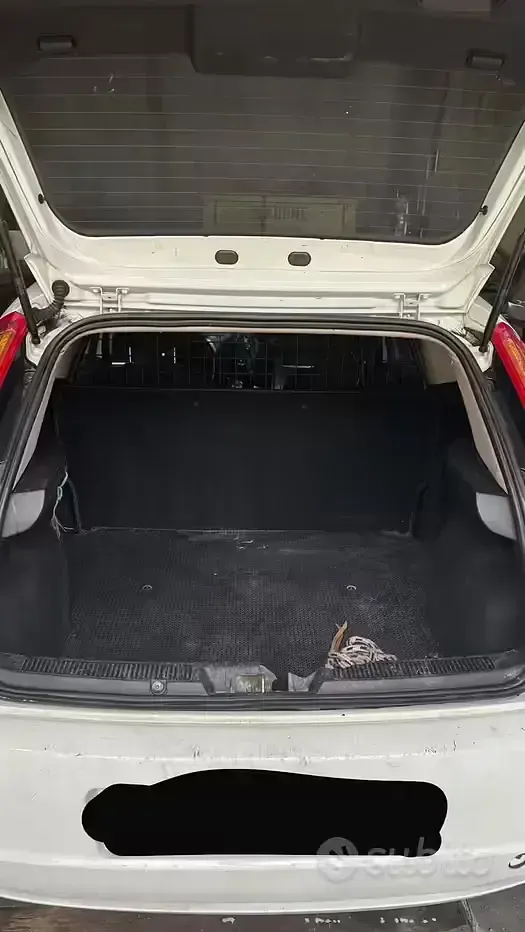 Usata Fiat Punto 90 CV (66 kW) 2008 Bianco Utilitaria
