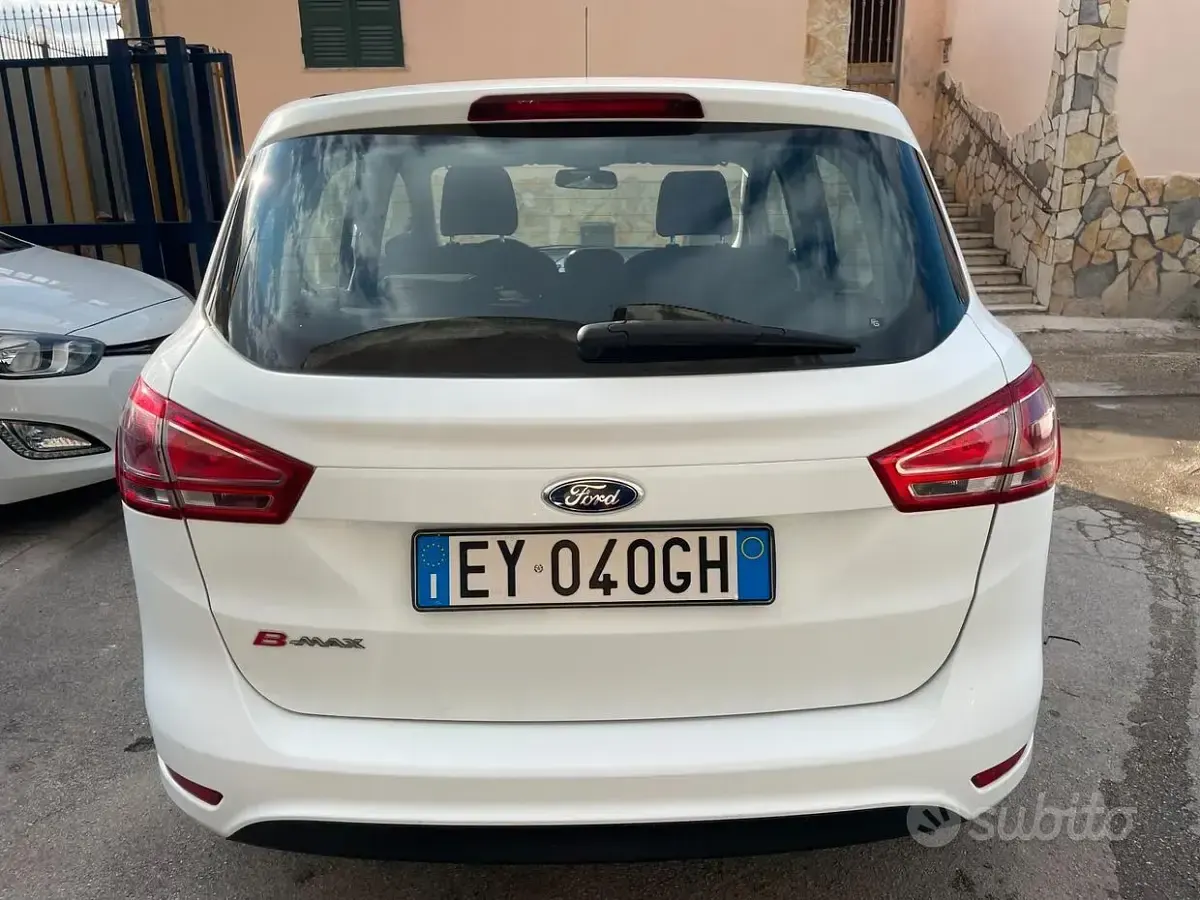 Usata Ford B-MAX Business Edition 90 CV (66 kW) 2015 Bianco Monovolume
