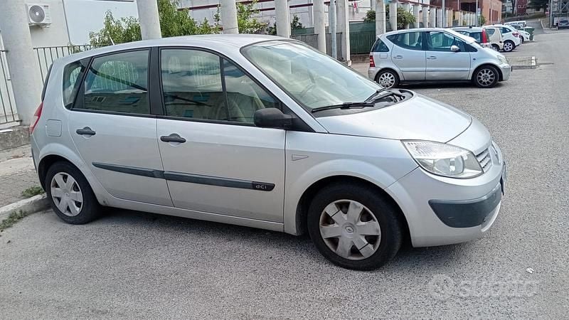 Usata Renault Scénic II 100 CV (73 kW) 2004 Grigio Monovolume