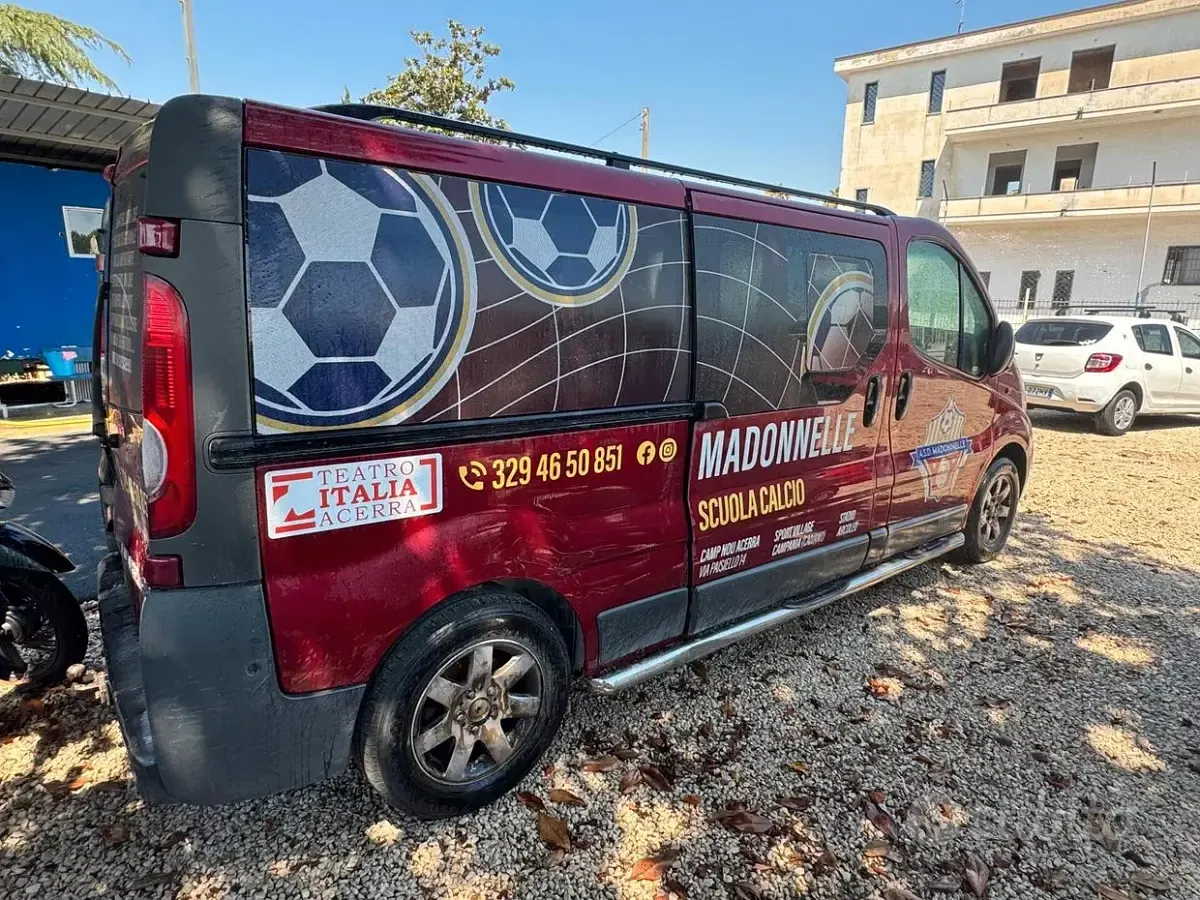 Usata Opel Vivaro 82 CV (60 kW) 2006 Rosso Monovolume