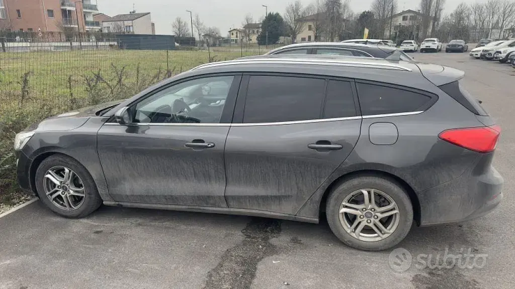 Usata Ford Focus Business Edition 120 CV (88 kW) 2019 Grigio Station wagon