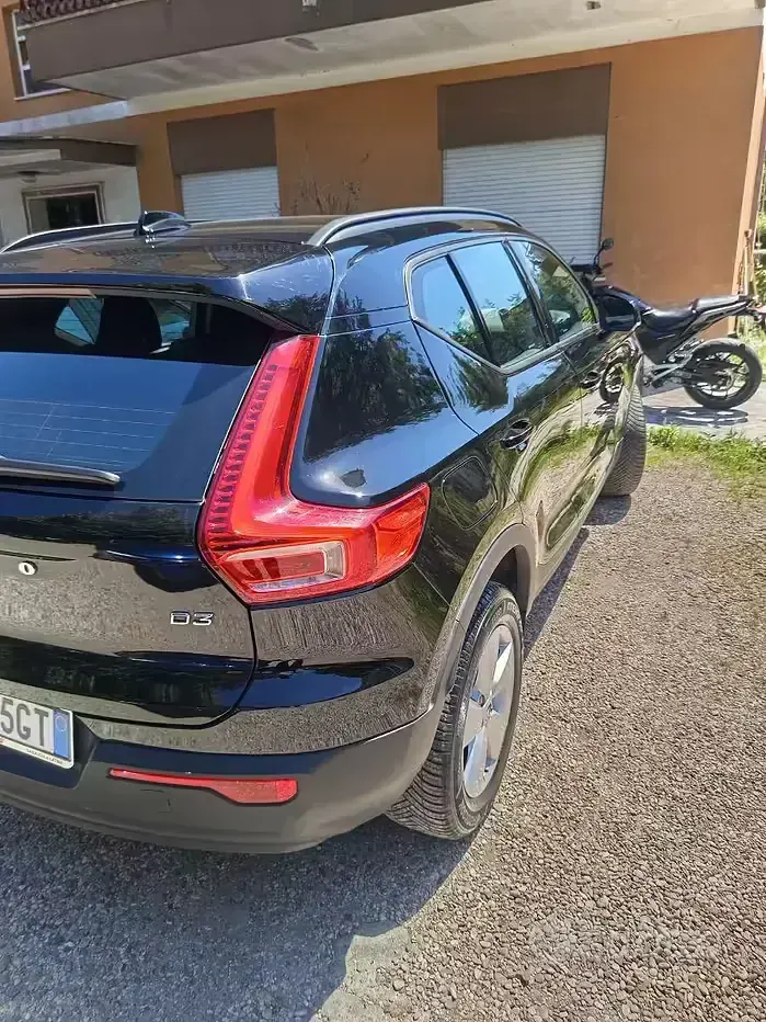 Usata Volvo XC40 150 CV (110 kW) 2019 Nero SUV