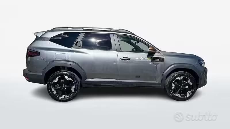 Usata Dacia Bigster Extreme 140 CV (102 kW) 2025 Grigio SUV