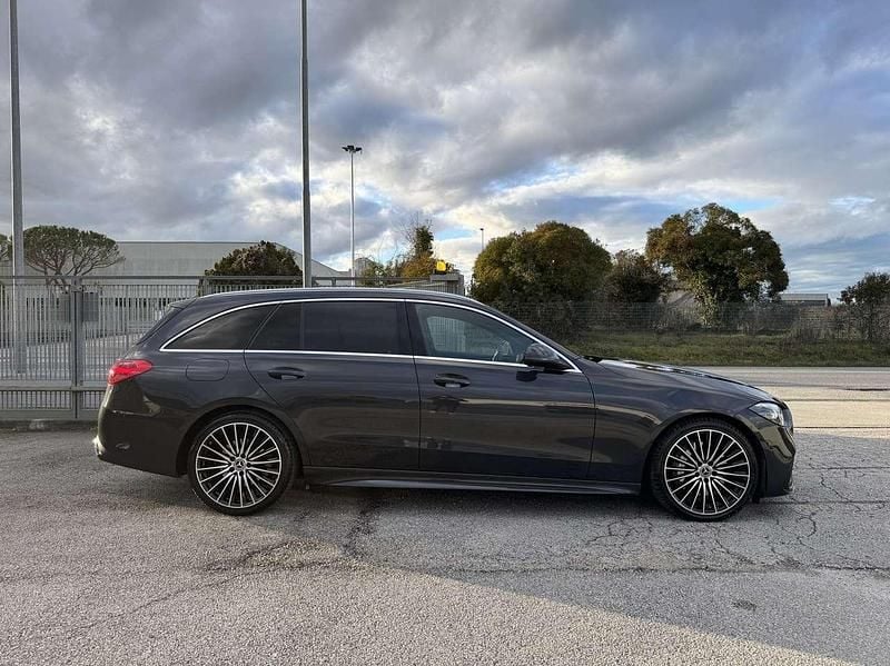 Usata Mercedes C220 Premium Plus 200 CV (147 kW) 2024 Grigio Station wagon