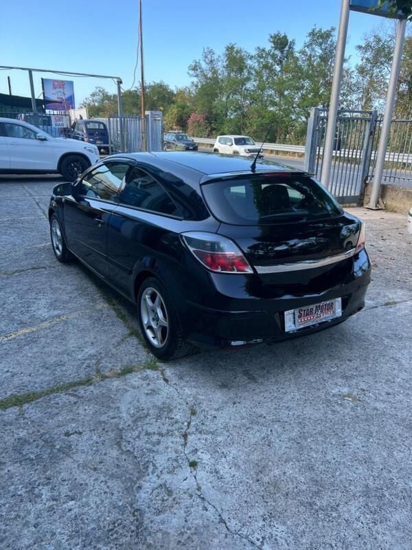 Usata Opel Astra 200 CV (147 kW) 2005 Nero Coupé
