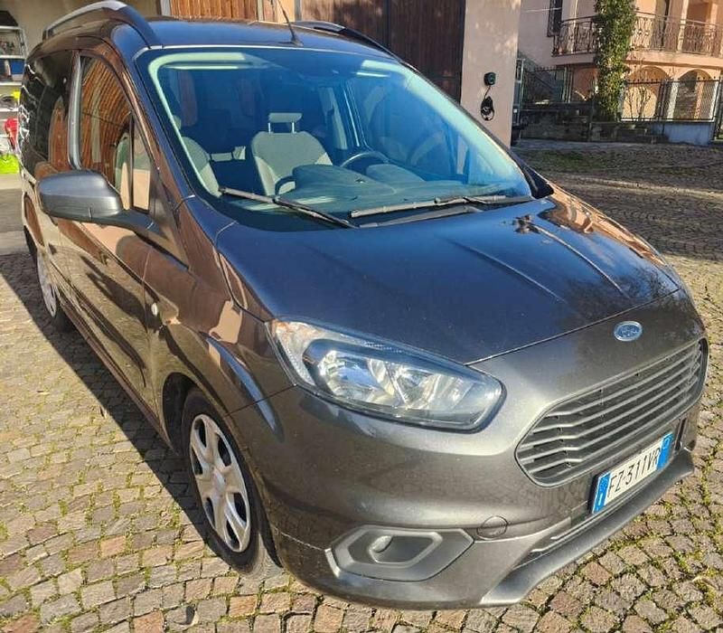 Usata Ford Tourneo Courier S 75 CV (55 kW) 2020 Grigio Monovolume