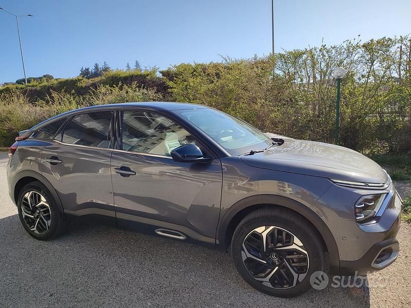 Usado Citroën C4 Shine 131 HP (96 kW) 2022 Cinzento Sedan