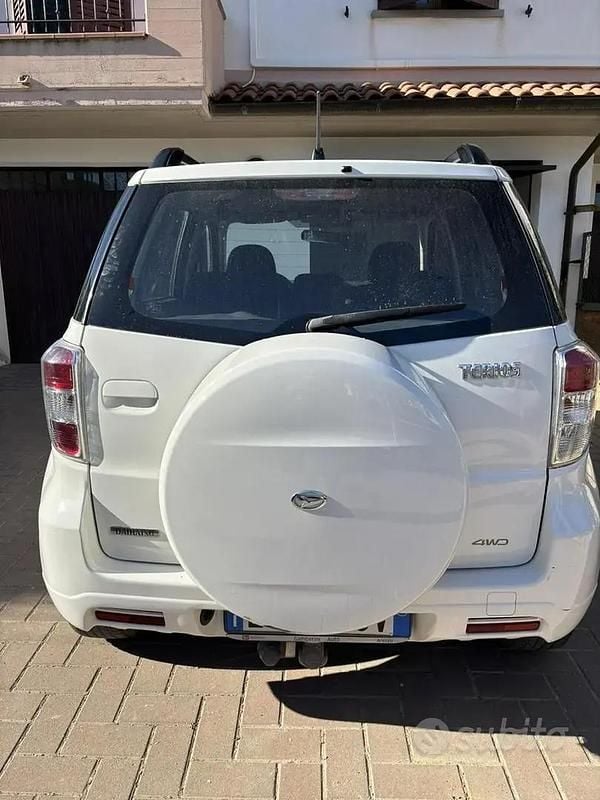 Usata Daihatsu Terios 105 CV (77 kW) 2010 Bianco SUV