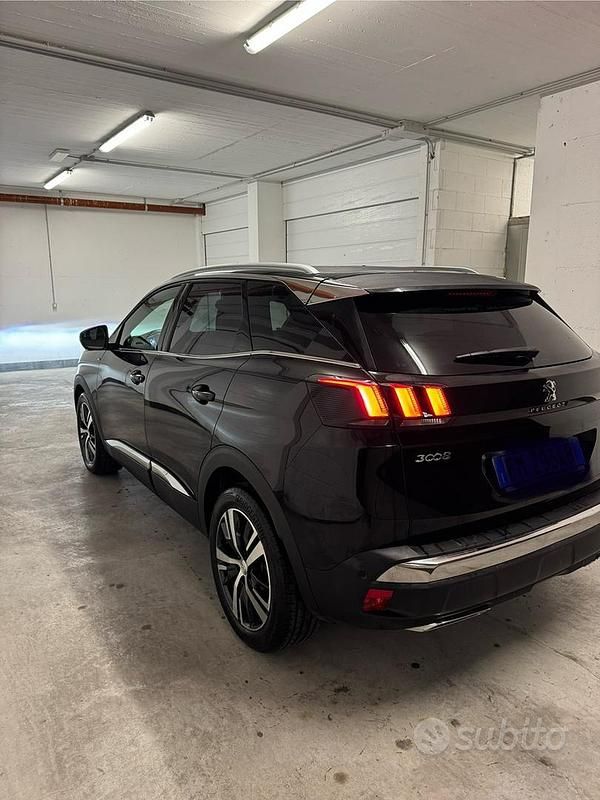 Usata Peugeot 3008 GT-line 120 CV (88 kW) 2017 Nero SUV