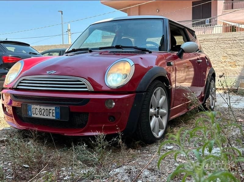 Usata Mini Cooper 2002 Rosso Utilitaria