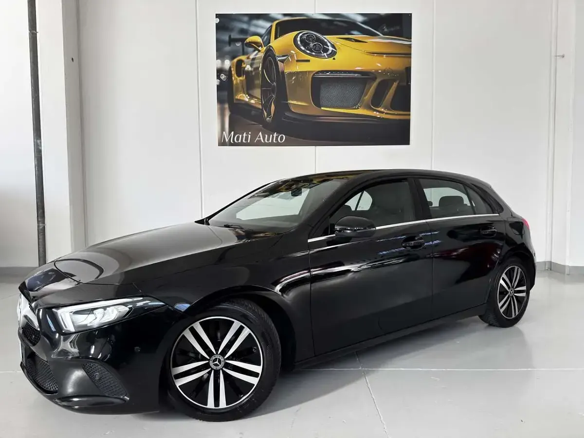 Usata Mercedes A180 136 CV (100 kW) 2020 Nero Berlina