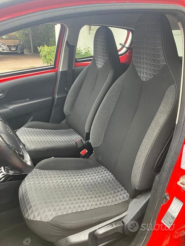 Usata Peugeot 108 Allure 72 CV (52 kW) 2021 Rosso Berlina