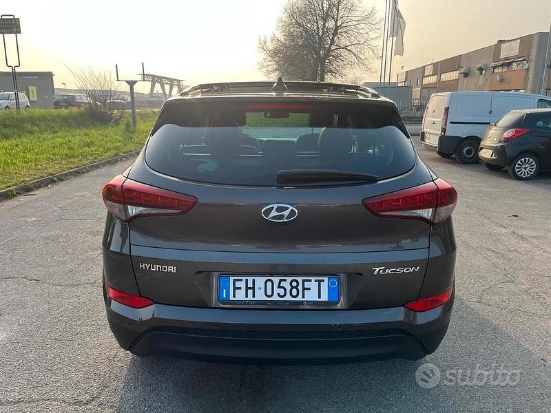 Usata Hyundai Tucson Comfort 116 CV (85 kW) 2017 Grigio SUV