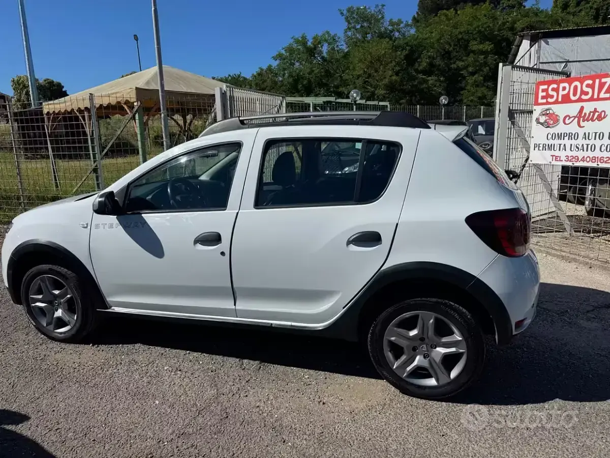 Usata Dacia Sandero Stepway 90 CV (66 kW) 2017 Bianco Berlina