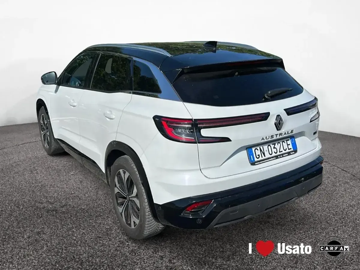 Usata Renault Clio Iconic 200 CV (147 kW) 2023 Bianco Utilitaria