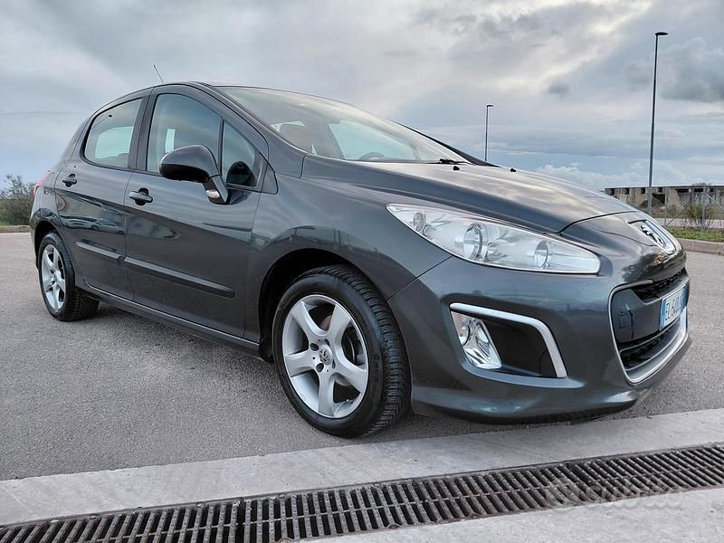 Usata Peugeot 308 Allure 112 CV (82 kW) 2012 Grigio Berlina