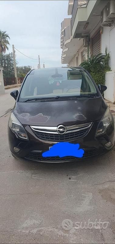 Usata Opel Zafira 150 CV (110 kW) 2014 Marrone Monovolume