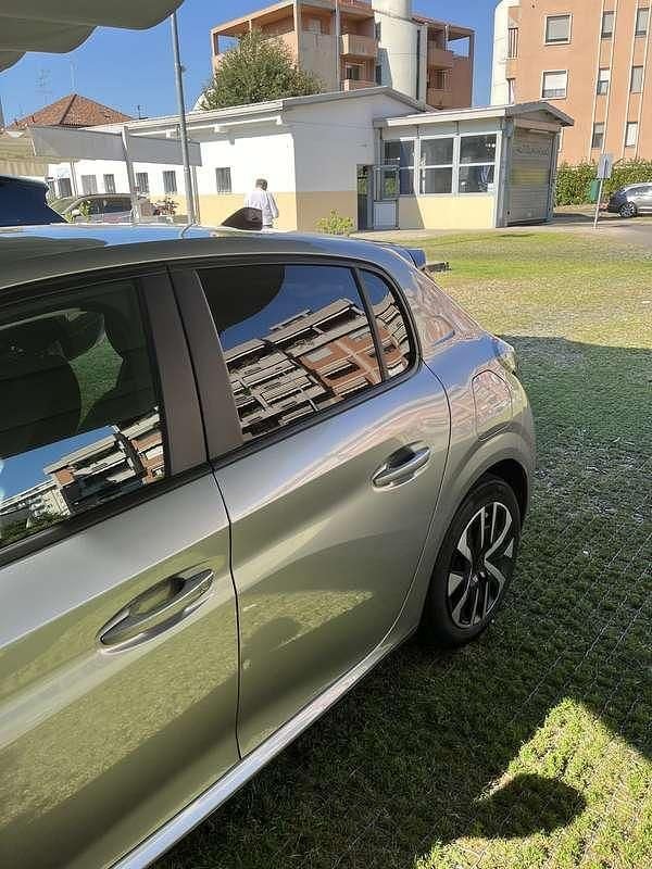 Usata Peugeot 208 Active 75 CV (55 kW) 2024 Utilitaria