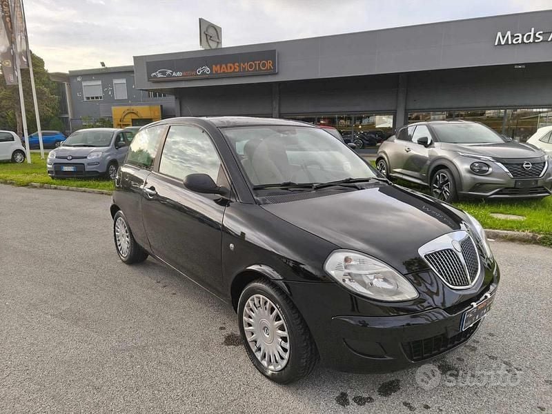 Usata Lancia Ypsilon 70 CV (51 kW) 2006 Nero Utilitaria