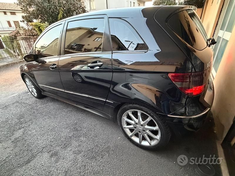 Usata Mercedes B200 2007 Nero Monovolume